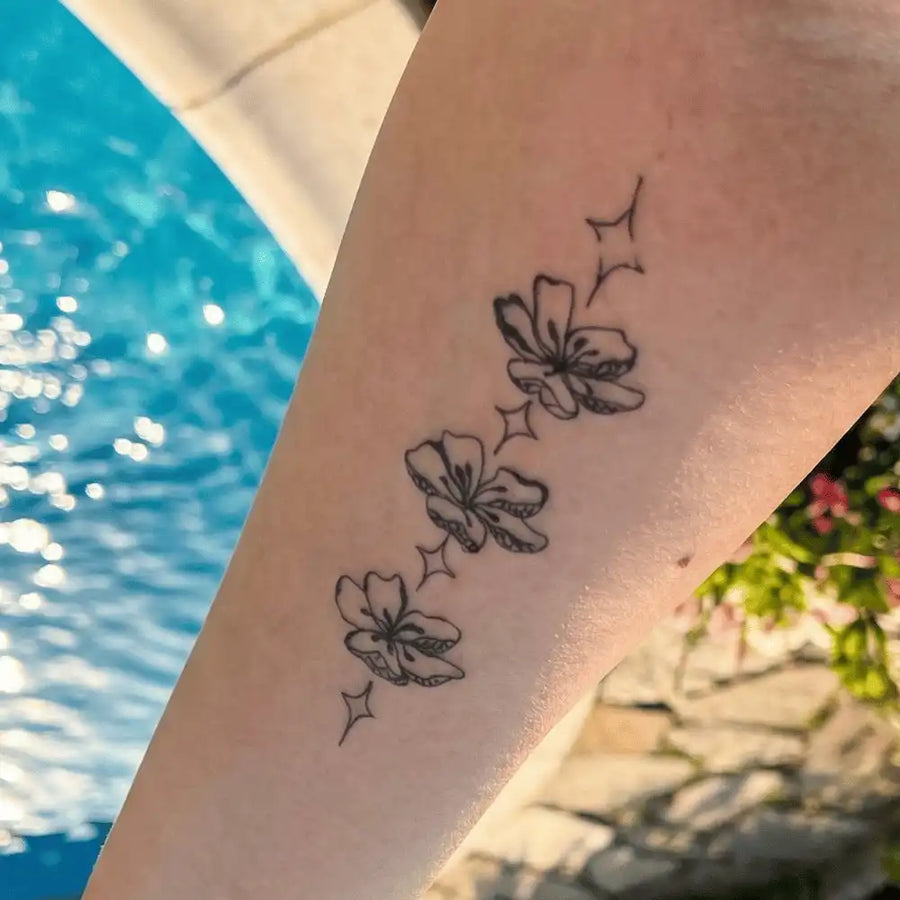 Sparkling Blossom semi-permanent tattoo by SafeTatt